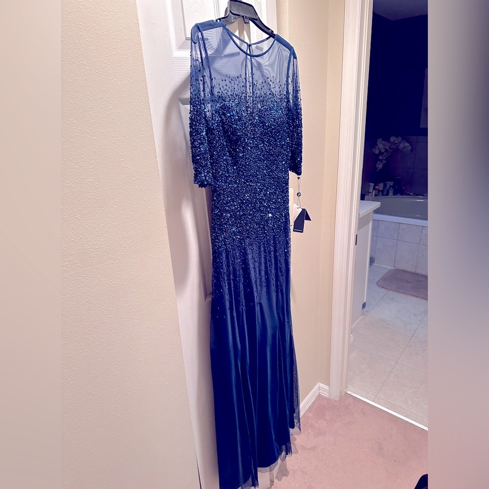 NWT ADRIENNE PAPELL GORGEOUS BLUE BEADED GOWN SIZE 8
